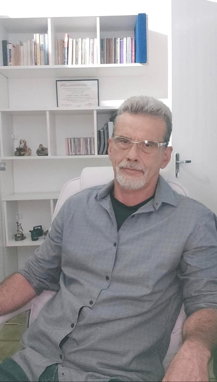 Dr. André Jares — Psicólogo e Medicina Germânica